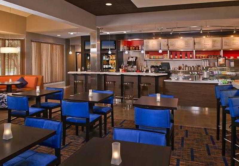 Отель Courtyard By Marriott Маува Экстерьер фото
