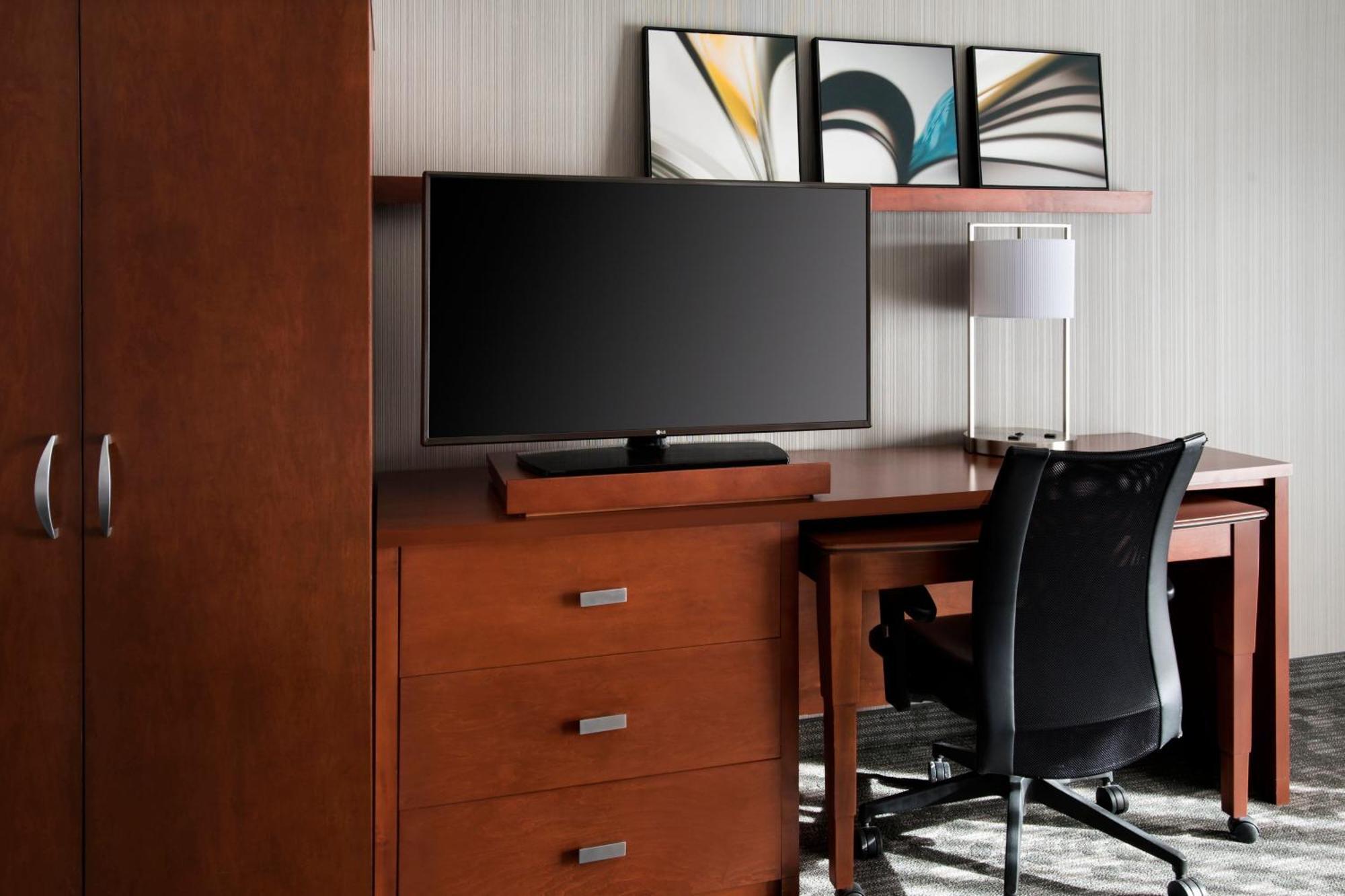 Отель Courtyard By Marriott Маува Экстерьер фото
