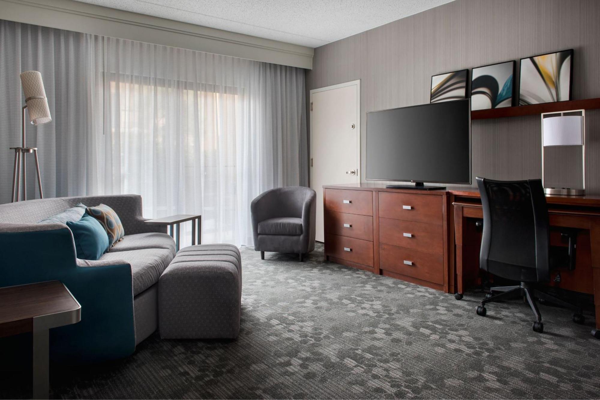 Отель Courtyard By Marriott Маува Экстерьер фото