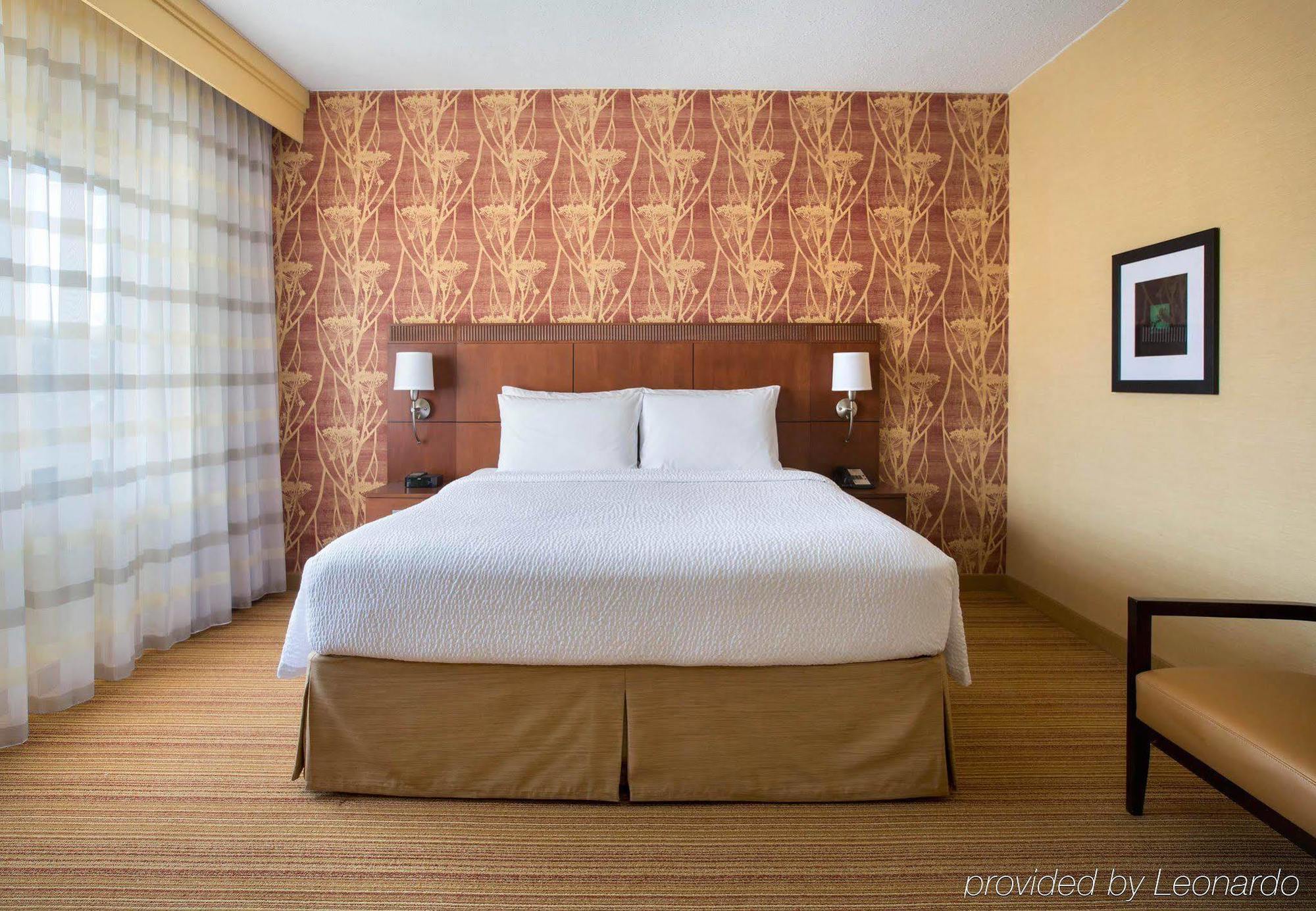 Отель Courtyard By Marriott Маува Экстерьер фото